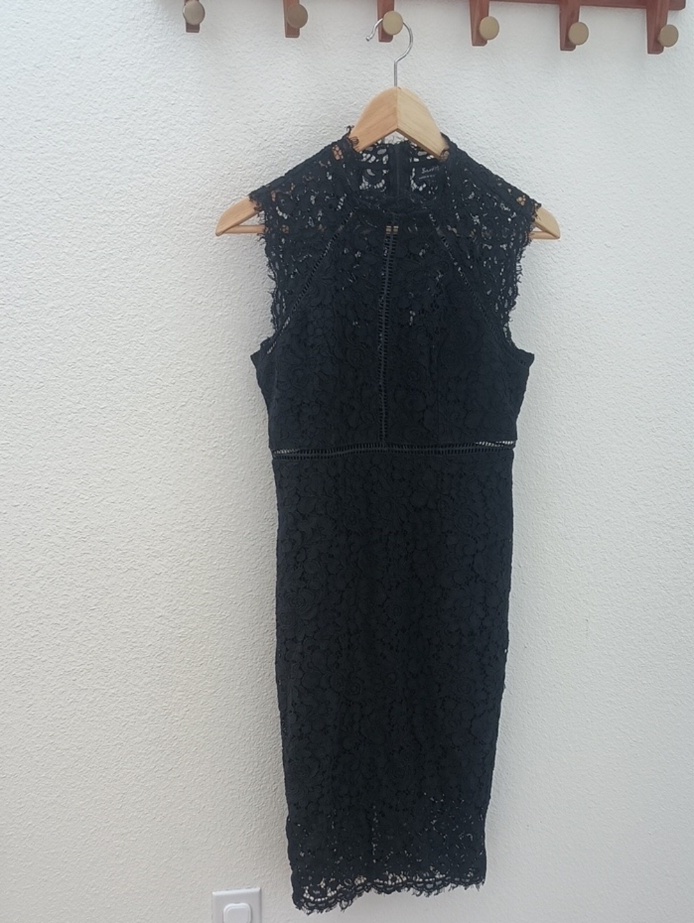 Bardot Gemma Black Lace High Mock Neck Sheath Midi Dress Size 6/S US / 10 AU